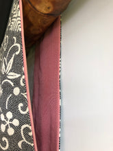 Load image into Gallery viewer, Vintage Japanese Kimono - ヴィンテージ着物