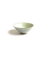 Load image into Gallery viewer, Japanese Ceramic Rice Bowl Shinogi - 粉引平茶碗鎬文