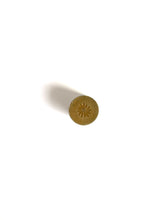 Load image into Gallery viewer, Japanese Ceramic Single Flower Vase Uroko - 粉引一輪挿し鱗柄角