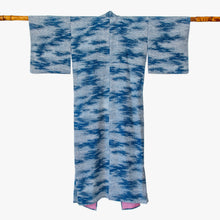 Load image into Gallery viewer, Vintage Japanese Kimono - ヴィンテージ着物