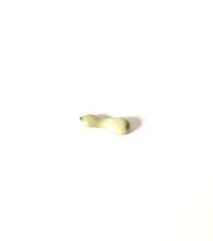 Load image into Gallery viewer, Japanese Ceramic Chopstick Rest - 粉引ひょうたん箸置き
