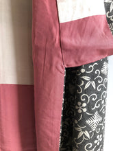 Load image into Gallery viewer, Vintage Japanese Kimono - ヴィンテージ着物