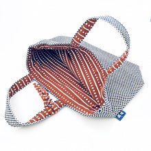 Load image into Gallery viewer, Japanese Traditional Sashiko Tote Bag - 刺し子トート