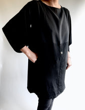 Load image into Gallery viewer, Vintage Japanese Silk Handmade Kimono Tunic - ヴィンテージ着物チュニック