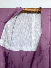 Load image into Gallery viewer, Vintage Japanese Silk Kimono Michiyuki Jacket - ヴィンテージ道行き