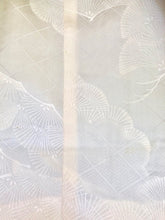 Load image into Gallery viewer, Vintage Japanese Silk Kimono Michiyuki Jacket - ヴィンテージ道行き