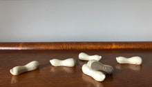 Load image into Gallery viewer, Japanese Ceramic Chopstick Rest - 粉引ひょうたん箸置き