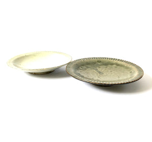Japanese Ceramic Small Plate Shinogi - 粉引4寸リム鎬皿