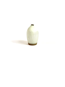 Japanese Ceramic Single Flower Vase Shinogi - 粉引一輪挿し鎬文スリム