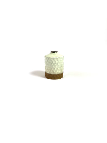 Japanese Ceramic Single Flower Vase Uroko - 粉引一輪挿し鱗柄角