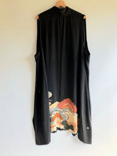 Load image into Gallery viewer, Vintage Japanese Silk Handmade Kimono Jacket - ヴィンテージ着物ジャケット
